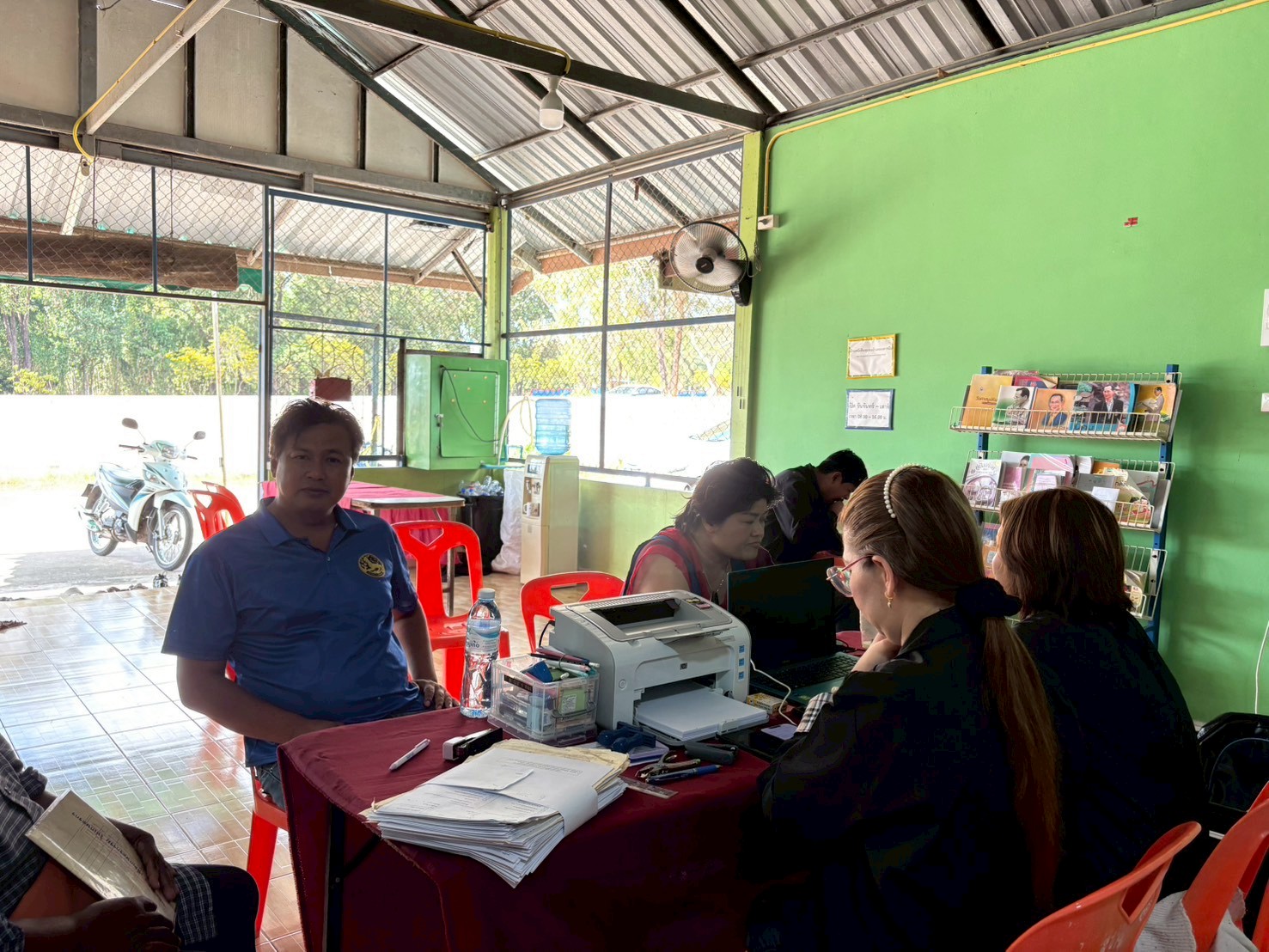 title - วันที่ 6-9 มกราคม พ.ศ.2569  นายวิทูล ประดิษฐบุญ ปฏิรูปที่ดินจังหวัดปราจีนบุรี  มอบหมายให้เจ้าหน้าที่ ส.ป.ก. ปราจีนบุรี กลุ่มยุทธศาสตร์และการปฏิรูปที่ดิน  ลงพื้นที่ให้บริการยื่นคำขอออกโฉนดเพื่อการเกษตร โฉนดต้นไม้ และรับคำร้องในการยื่น แจ้งครอบครองข้อ 62 ให้แก่เกษตรกร